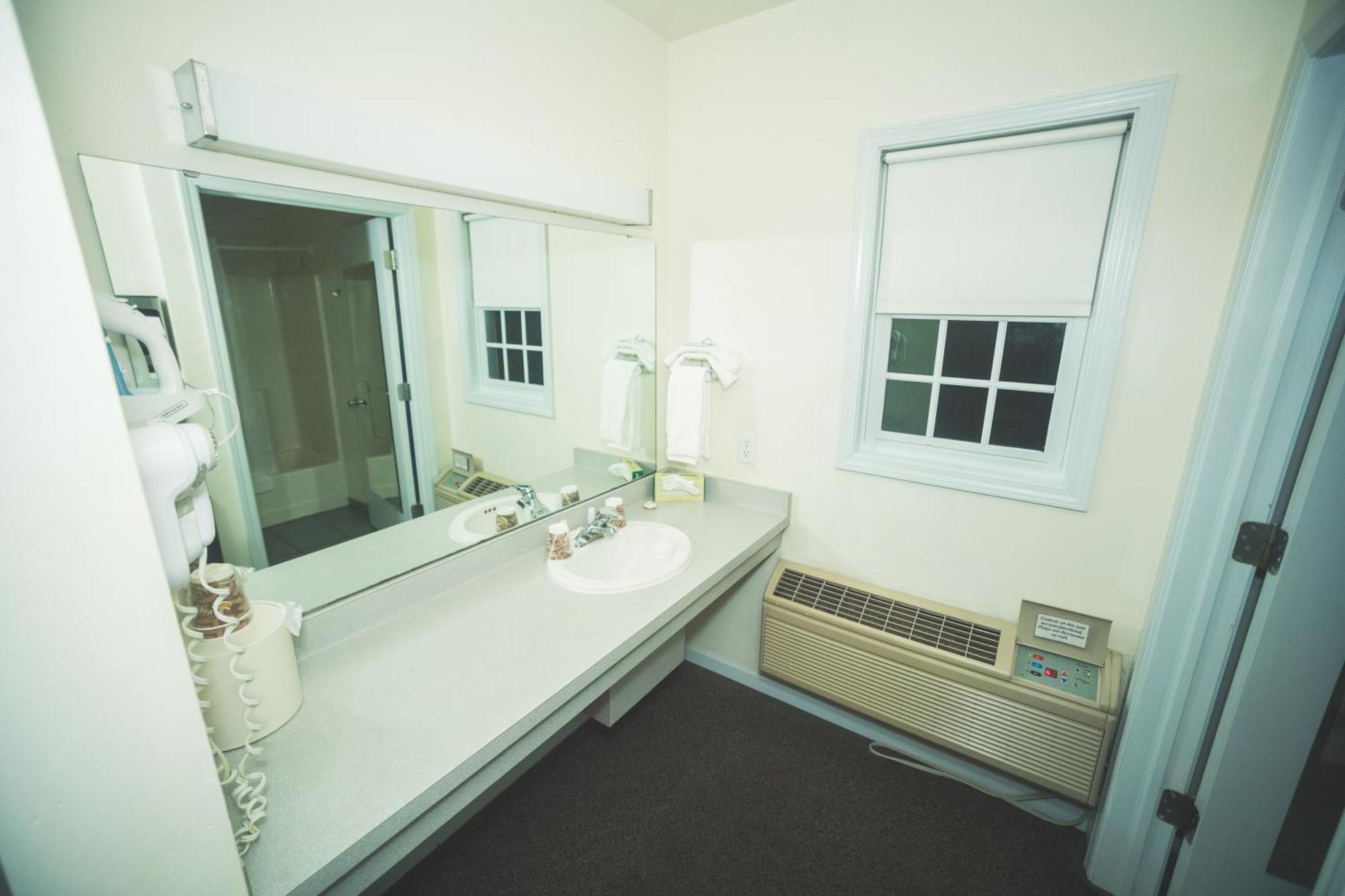 The Chalet Motel Mequon Exterior foto